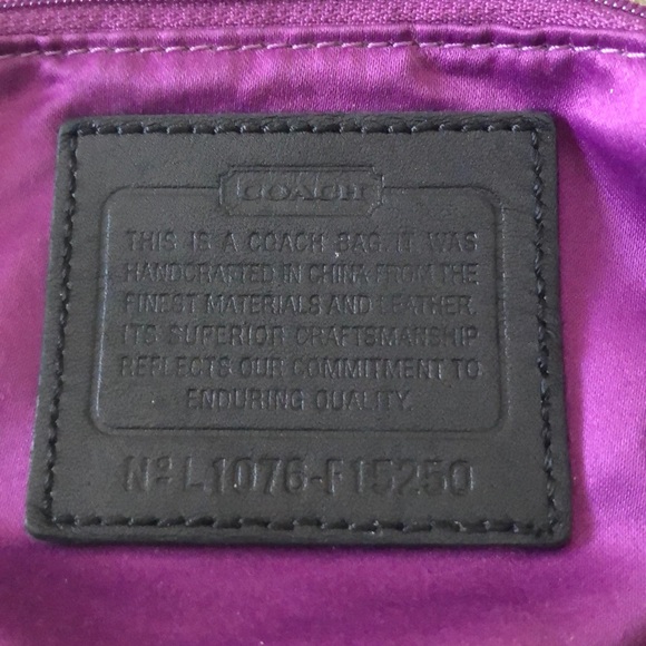 Black Coach Signature Purse - Picture 6 of 8